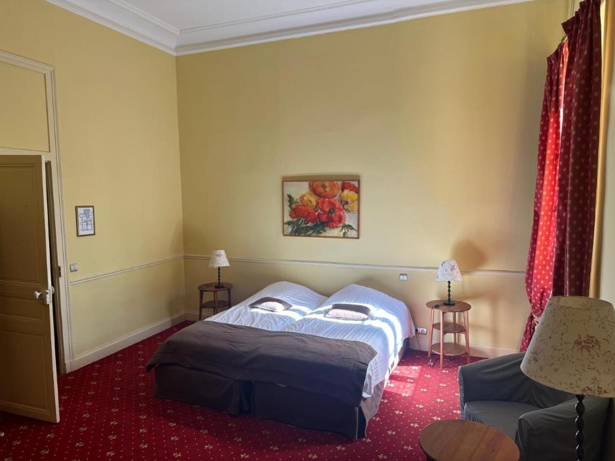 Camping Et Hotel Chateau Du Haget Montesquiou Екстериор снимка