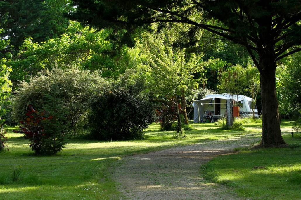 Camping Et Hotel Chateau Du Haget Montesquiou Екстериор снимка